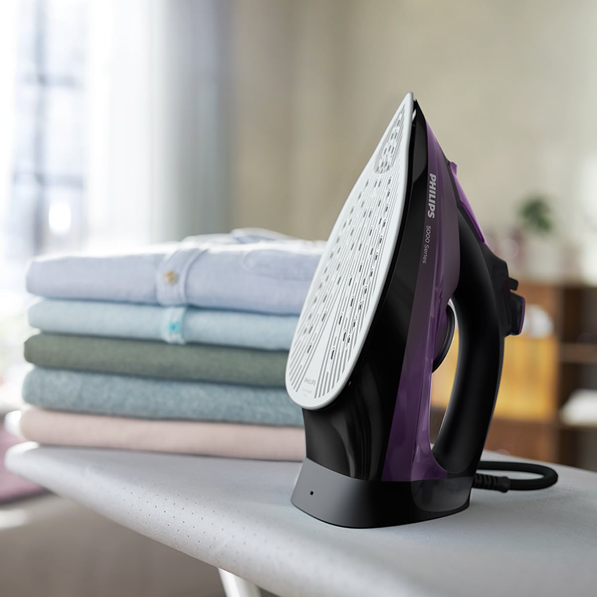 Plancha de vapor Philips DST5030/80, 2400W, golpe de vapor 180 gr/min, vapor continuo 45 gr/min, negro y morado - imagen 4