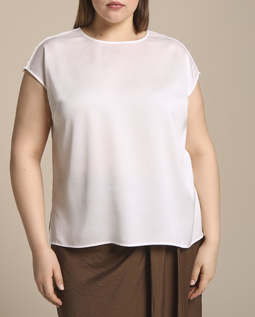 Imagen 0 de Blusa blanca de mujer talla grande con apliques en hombro