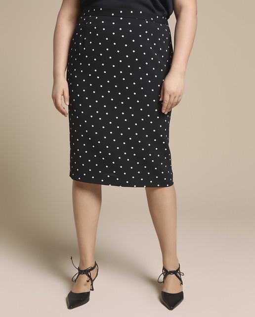 Imagen 0 de Falda corta talla grande con lunares