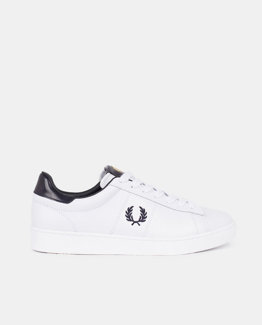 Zapatillas de hombre de piel Fred Perry en blanco con logo bordado lateral  · FRED PERRY · El Corte Inglés