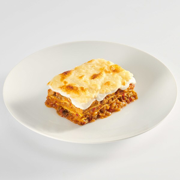 Vegetable lasagne with goat's cheese approximate weight each 400 g · DE