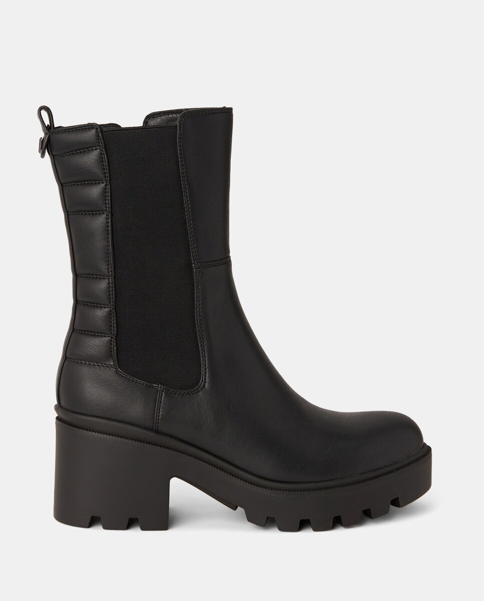 Botas Chelsea de mujer Mustang de color negro con elásticos laterales ·  Mustang · El Corte Inglés