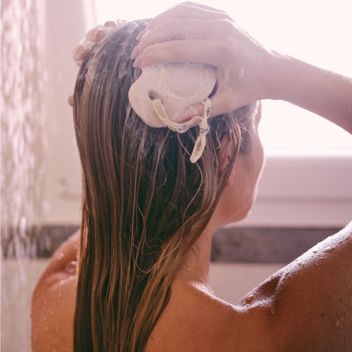 Champô Sólido Hibiscus Cabelo Danificado 80g Foamie 3