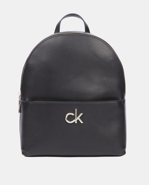 Mochila de mujer Calvin Klein en negro con cremallera · Calvin Klein · El  Corte Inglés