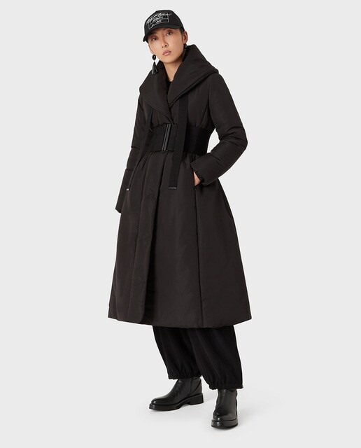 Abrigo de mujer en nylon acolchado · Emporio Armani · El Corte Inglés