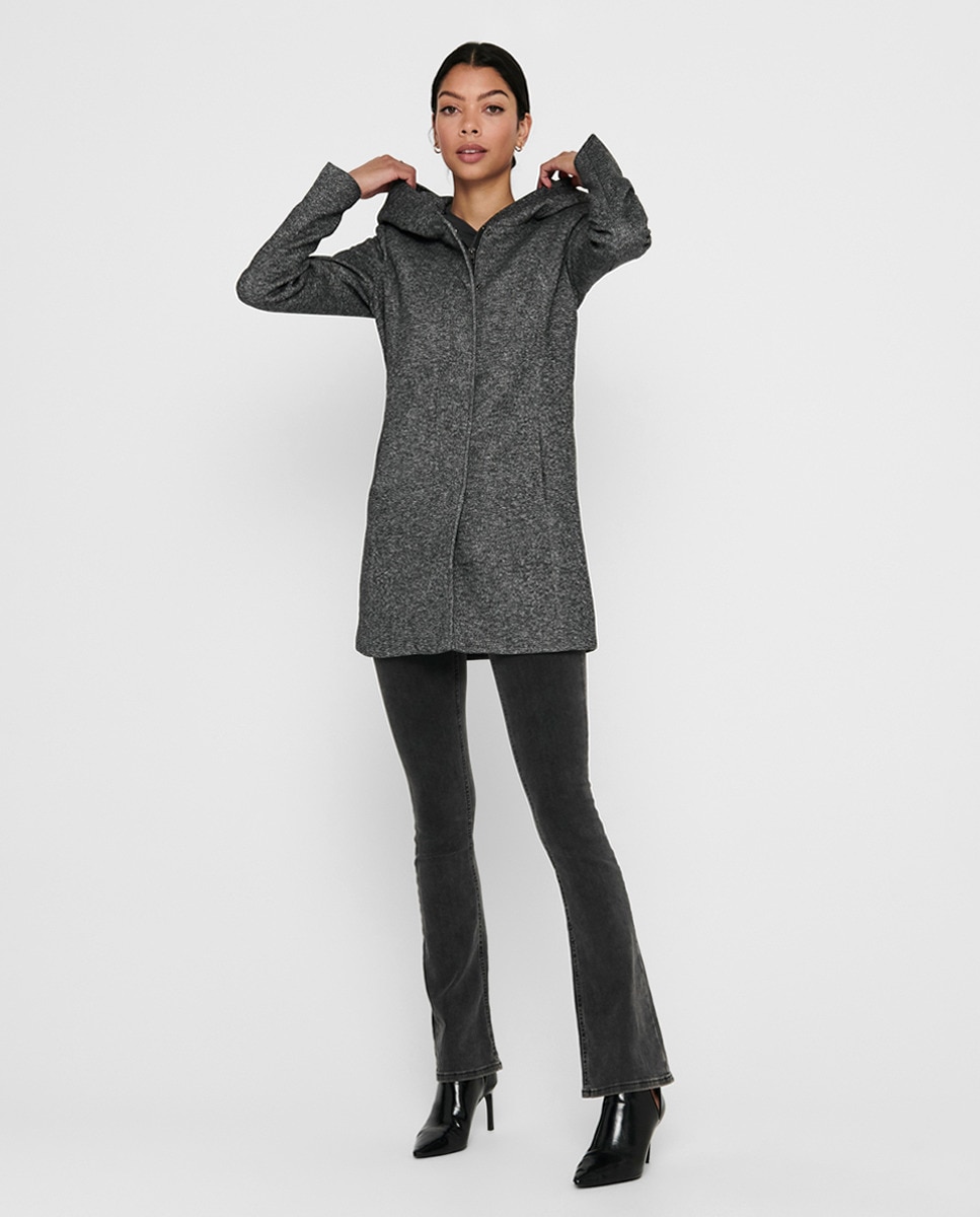 Manteau à capuche et fermeture zippée