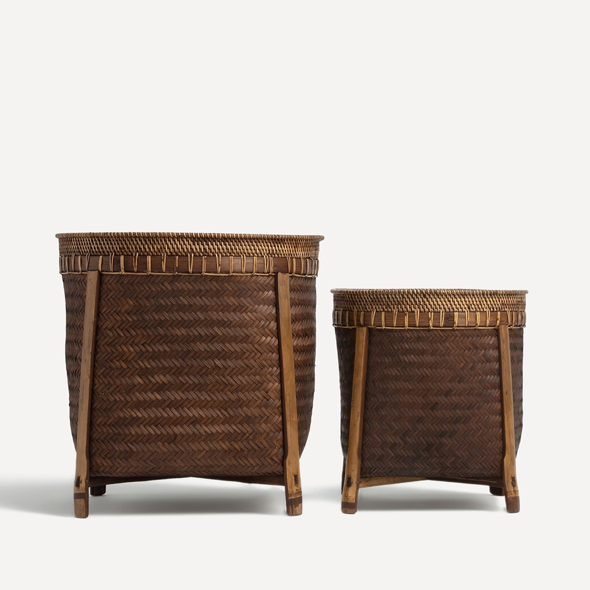 Cesta de bambu com pés Laos Chocolate-5