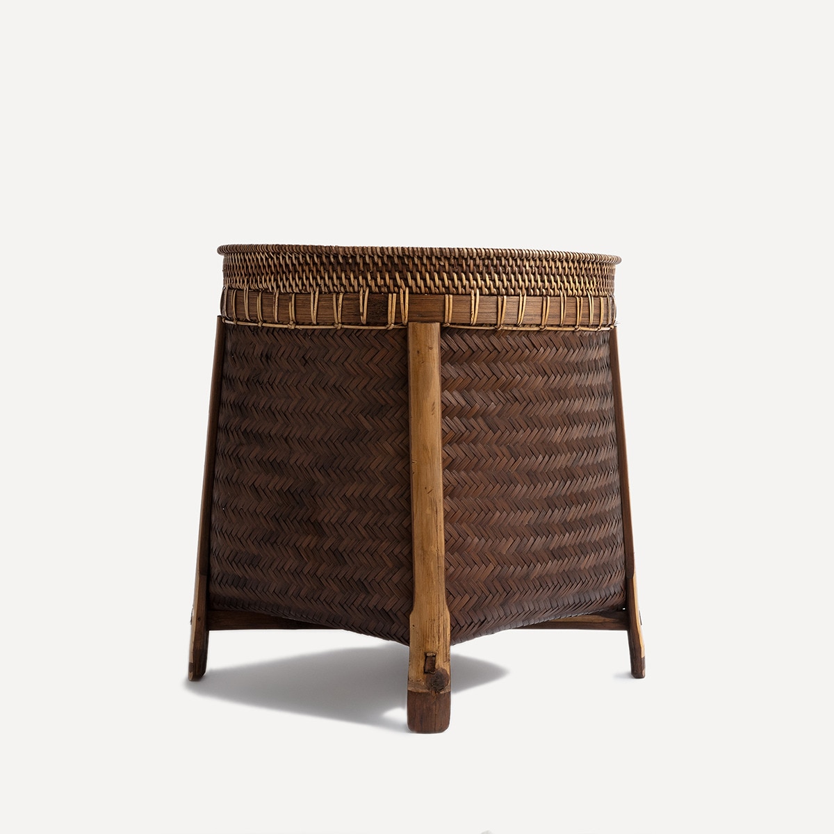 Cesta de bambu com pés Laos Chocolate-4