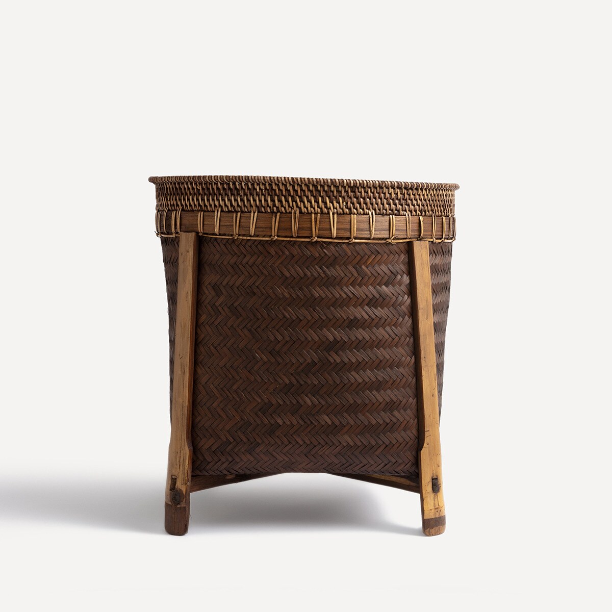 Panier en bambou à pieds Laos