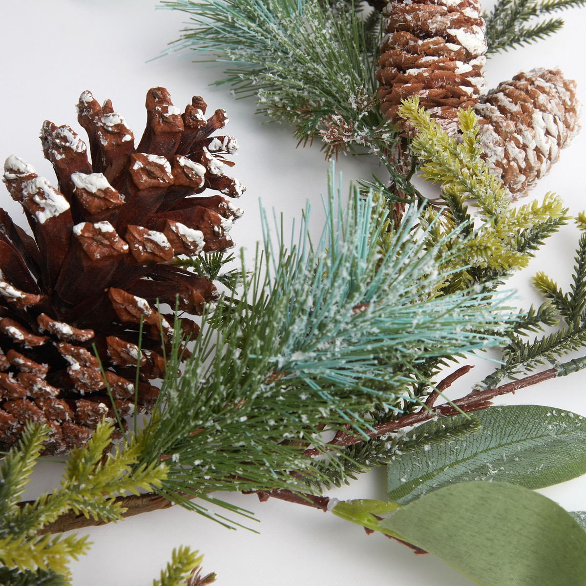 Grinalda Pinha Baga com Neve Verde-3