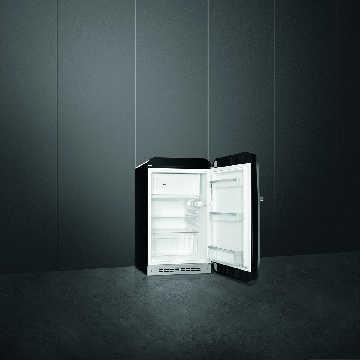 Recondicionado - Grade A - Frigorífico de 1 Porta Smeg Anni 50 FAB10RBL5 Estático com Dobradiças à Direita e de 97 cm - Preto Polido Preto-6