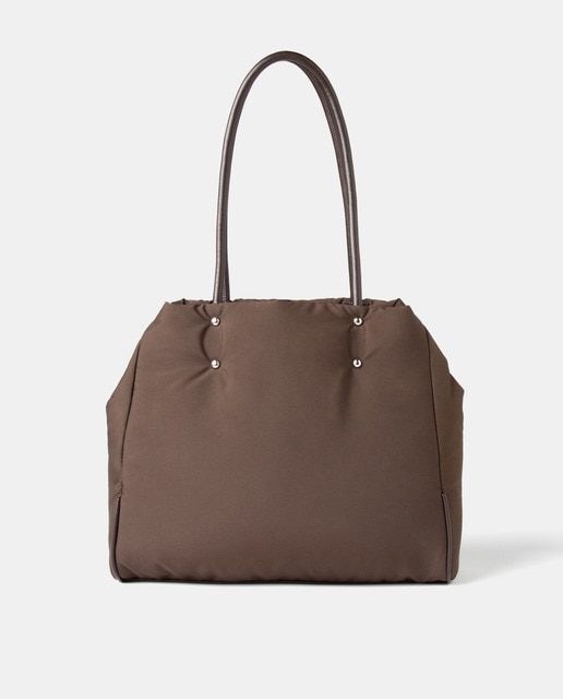 Bolso shopper liso en nylon marrón oscuro con bolsillos interiores · El  Corte Inglés