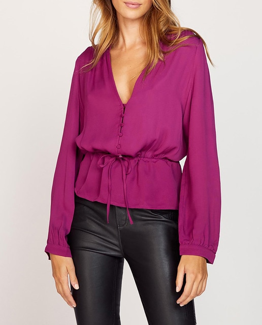 Imagen 0 de Blusa de manga larga fluida con escote pico