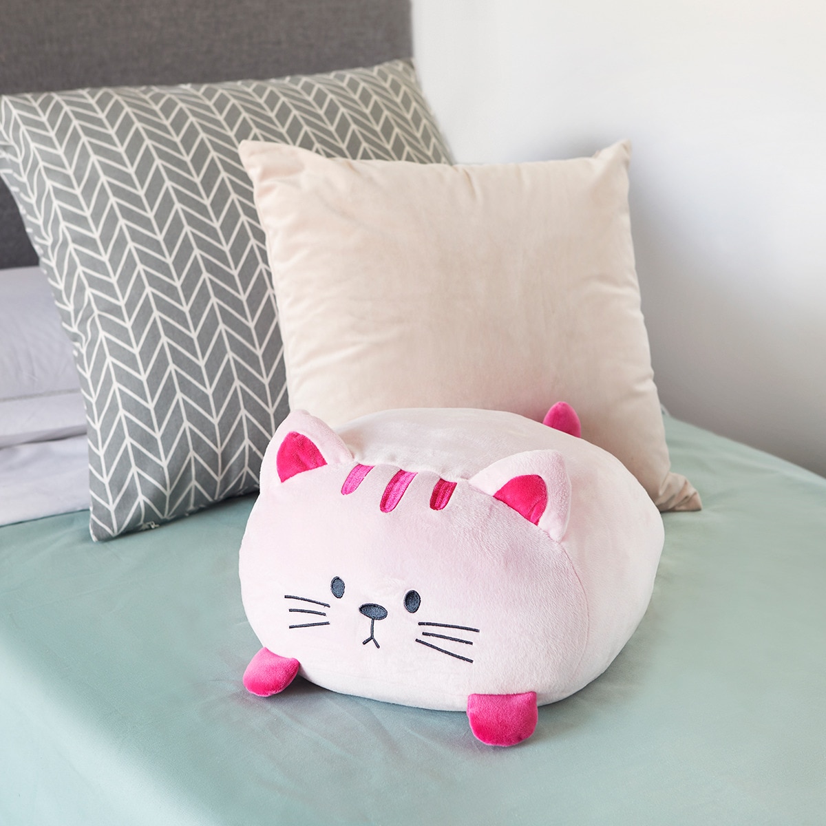 Cojín Molón Kitty Balvi Rosa en Forma de Gato Extra Suave 2