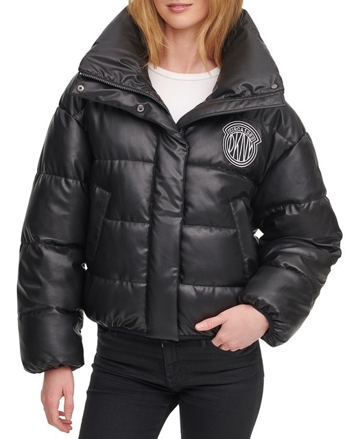 Imagen 0 de Plumas corto de mujer con cuello alto