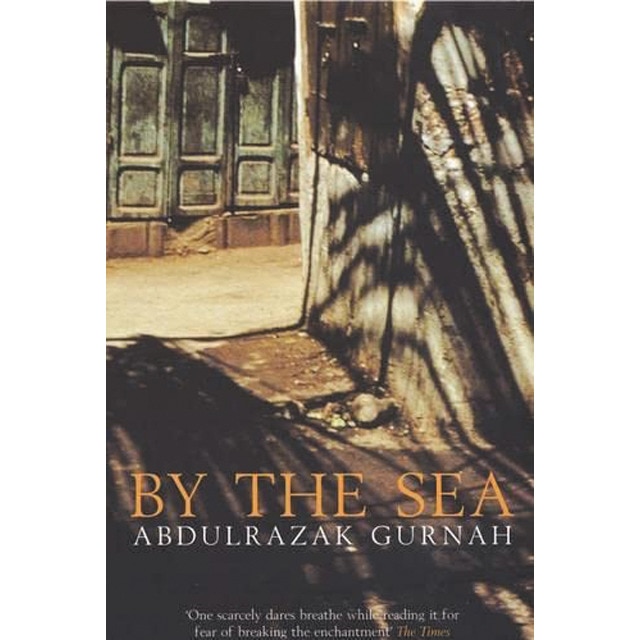 Imagem 0 de By the sea