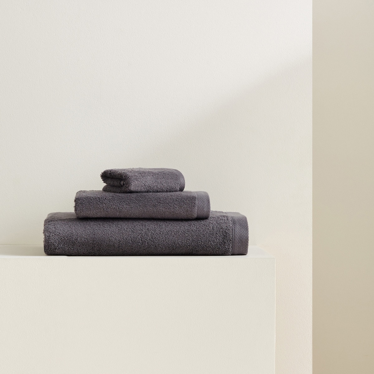 Toalha de banho de algodão extra-penteado 550 g/m2 Kashmir Antracite-1