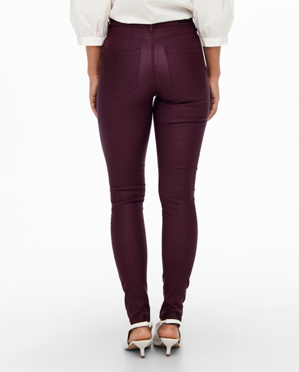 Pantalón pitillo de mujer efecto encerado tiro medio · Only · El Corte  Inglés