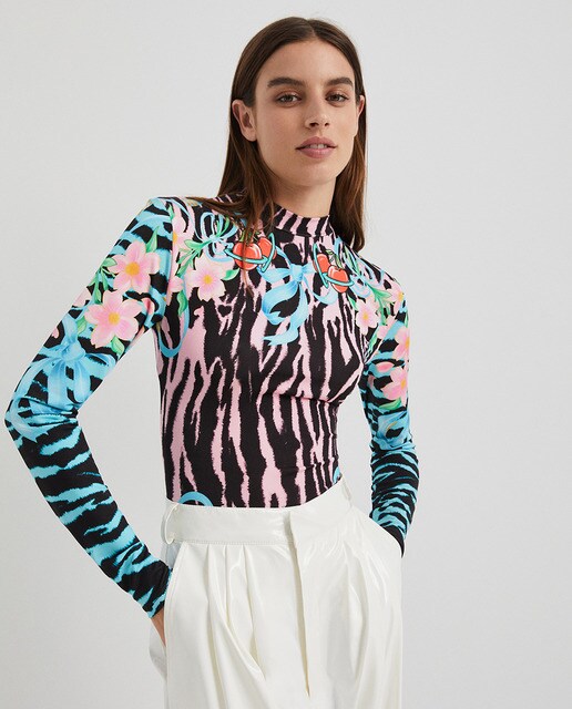 Body de mujer de manga larga y estampado de zebra diseñado por María Escoté  · Desigual · El Corte Inglés