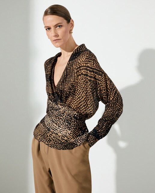 Blusa estampada cruzada · Woman Limited El Corte Inglés · El Corte Inglés