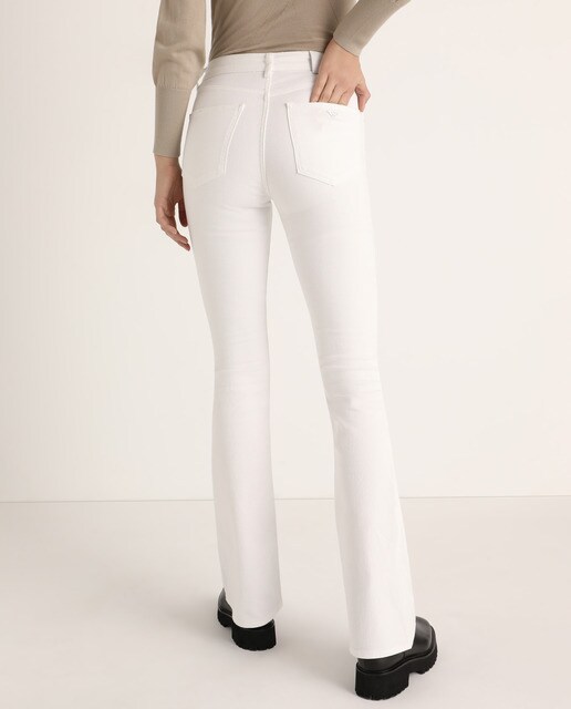 Vaquero de mujer J47 tiro alto campana · Emporio Armani · El Corte Inglés