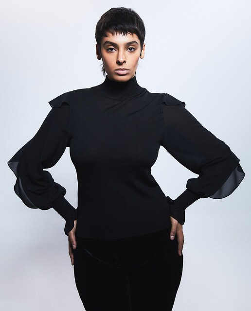 Jersey de mujer negro con manga volante · Sfera · El Corte Inglés