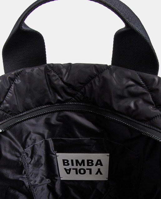 Bolso shopper grande de nylon acolchado con estampado negro · Bimba y Lola  · El Corte Inglés