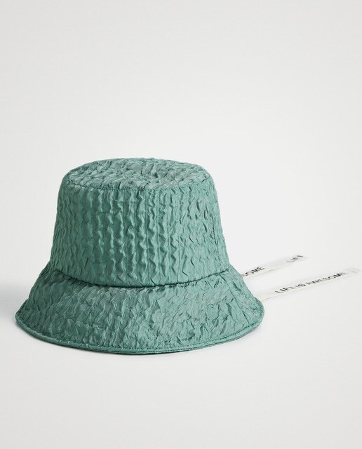 Gorro bucket en tono kaki con lazo · Desigual · El Corte Inglés