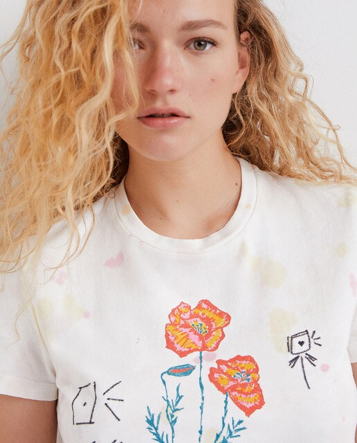 Camiseta de mujer con dibujo de flores y mensaje LOVE · Desigual · El Corte  Inglés