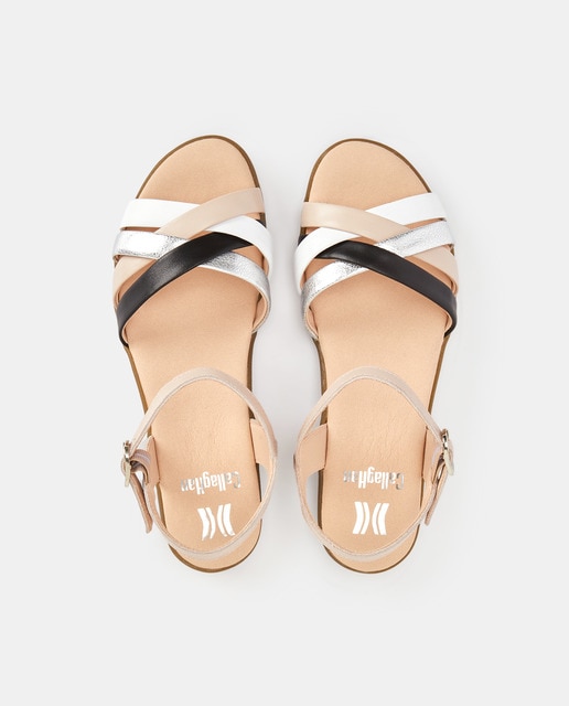 Sandalias planas de mujer en piel de color plata · Callaghan · El Corte  Inglés