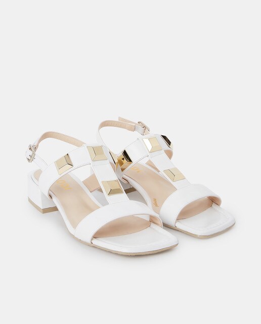 Sandalias planas con maxi tachas en piel de color blanco · Lodi · El Corte  Inglés