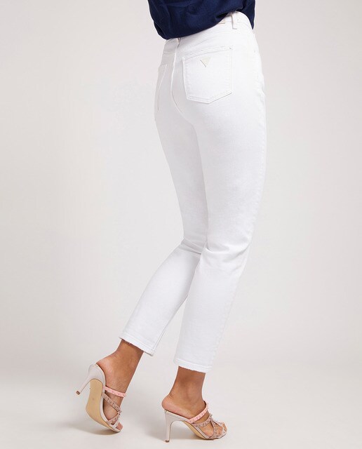 Vaquero de mujer mom fit tiro alto blanco · Guess · El Corte Inglés