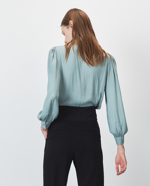 Volantes, cuello bobo y encaje: así son las blusas que protagonizan todos  tus 'looks' este otoño