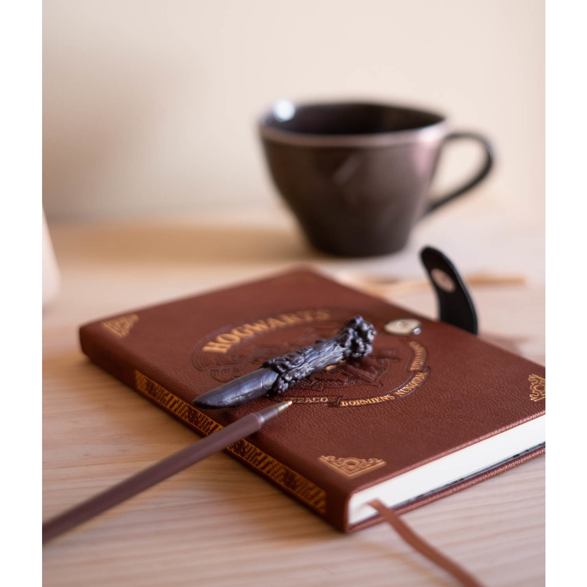Cuaderno A5 + Bolígrafo Varita Harry Potter Hogwarts 5