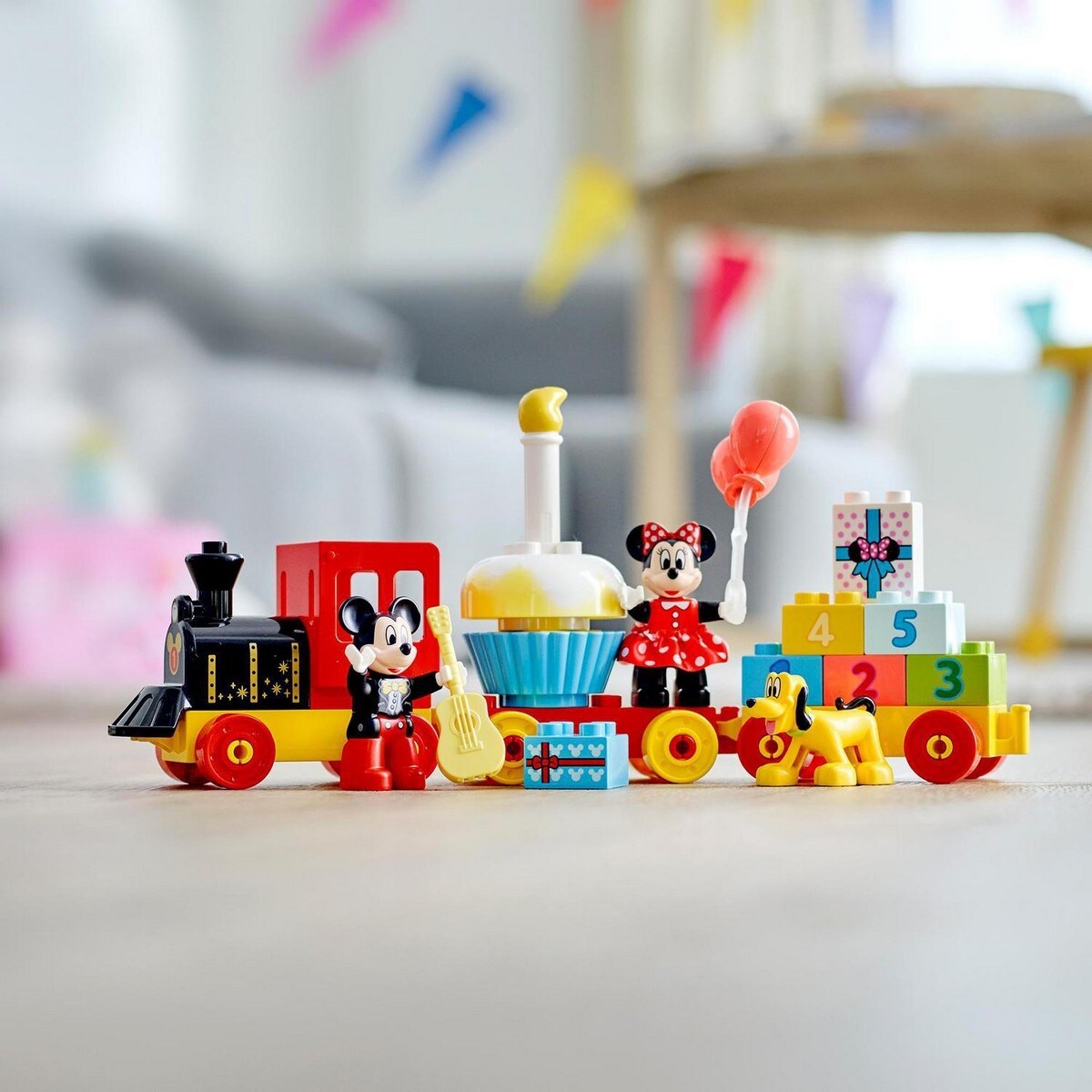 O Comboio de Aniversário do Mickey e da Minnie Lego Duplo 8