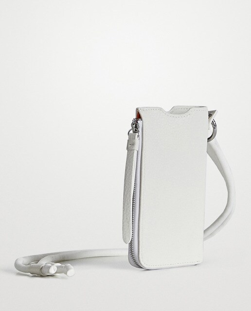 Bolso para móvil Half Logo Rita en blanco con cremallera · Desigual · El  Corte Inglés
