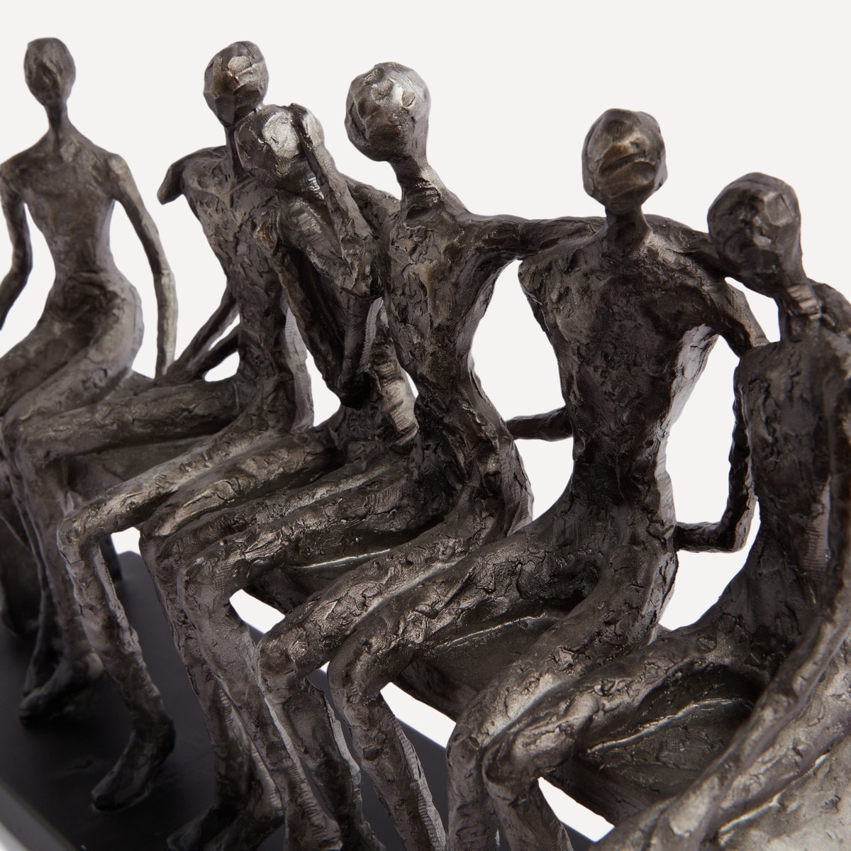 Escultura sentados Paraná El Corte Inglés Preto-5