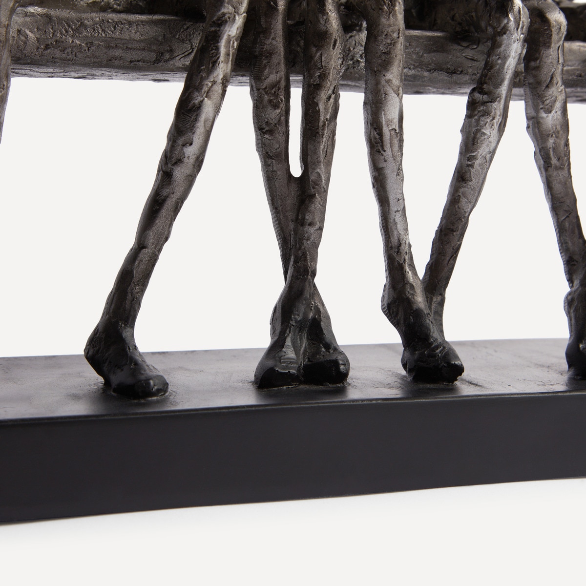 Escultura sentados Paraná El Corte Inglés Preto-4