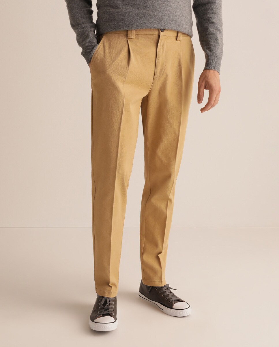 Comprar Pantalón chino de hombre con cintura elástica · Unit · Hipercor