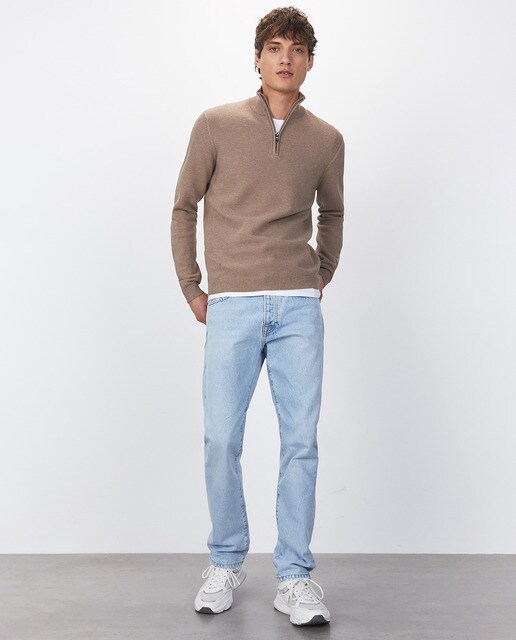 Jersey de hombre marrón claro con cuello alto · Sfera · El Corte Inglés