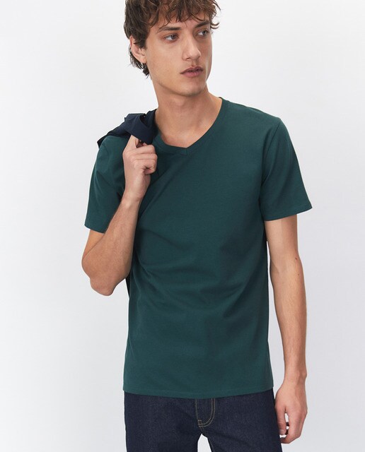 Camiseta de hombre verde oscuro con cuello pico · Sfera · El Corte Inglés
