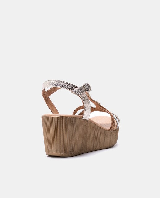 Sandalias de cuña de mujer en piel de color marrón claro · 24HRS · El Corte  Inglés