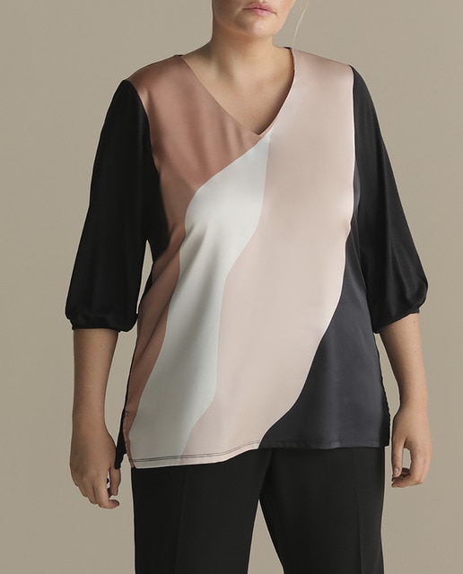Imagen 0 de Camiseta de mujer talla grande con estampado color block