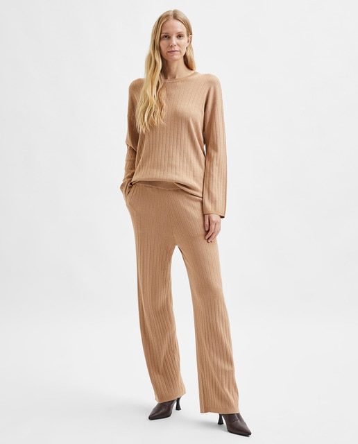 Pantalón mujer de punto canalé flare · Selected Femme · El Corte Inglés