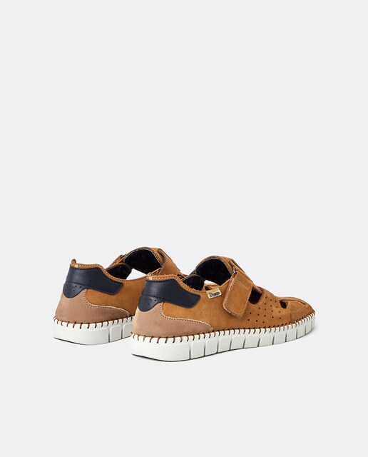 Sandalias de hombre en piel nobuck de color camel · Dustin · El Corte Inglés