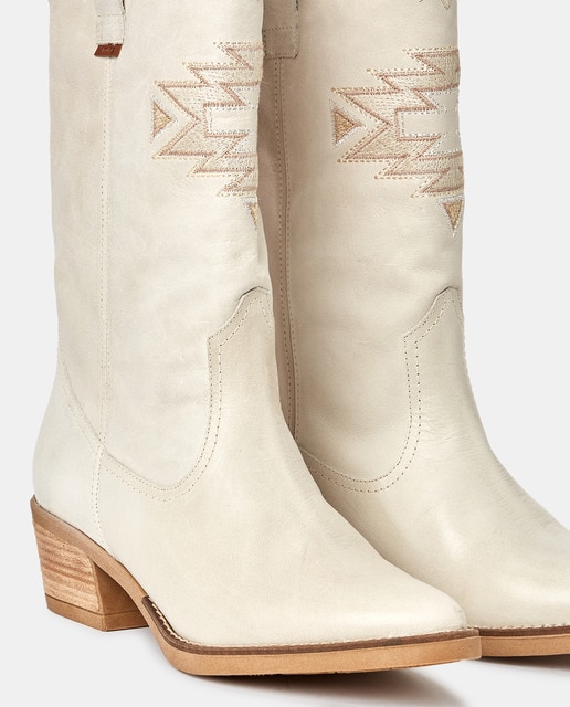 Botas de mujer en serraje de color beige · Mustang · El Corte Inglés
