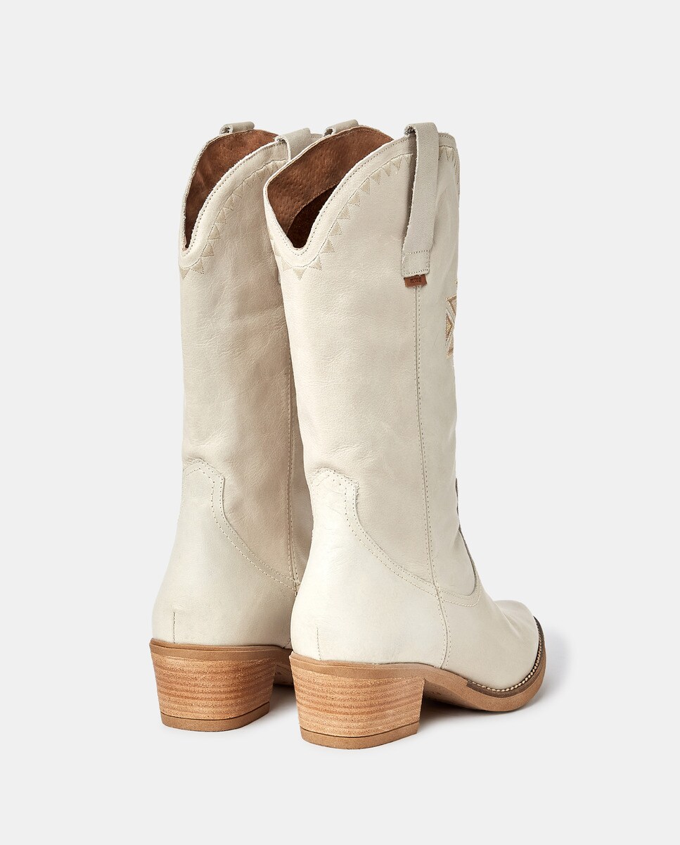 Botas de mujer en serraje de color beige · Mustang · El Corte Inglés