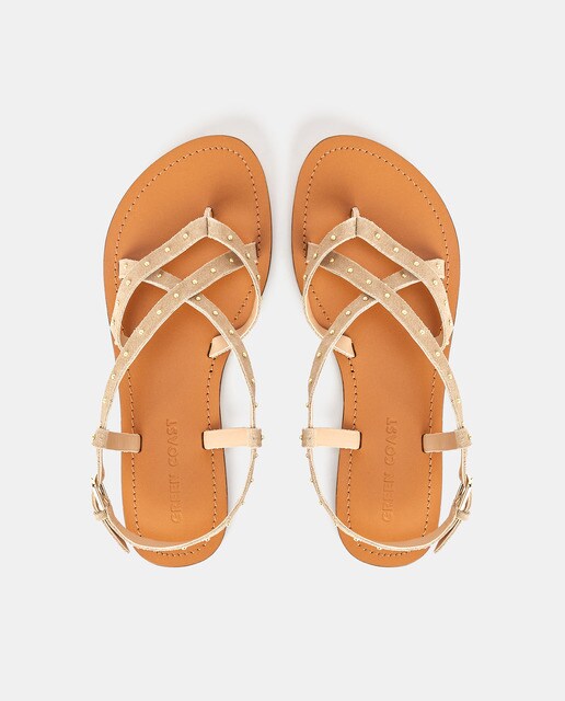Sandalias de mujer en piel de color beige con tachuelas · Green Coast · El  Corte Inglés