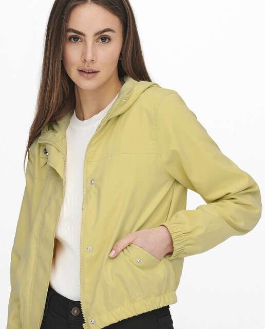 Chaqueta de mujer ligera con capucha · jdy · El Corte Inglés