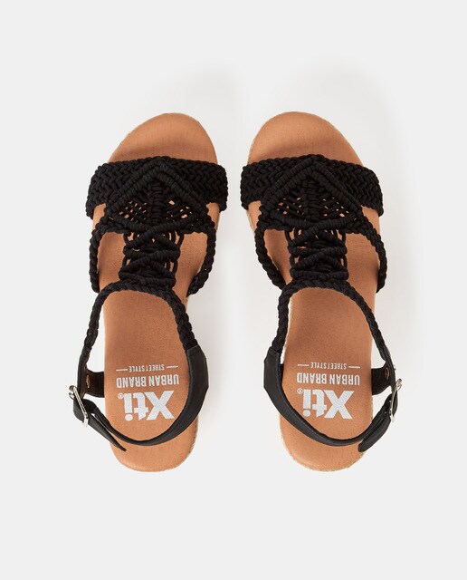 Sandalias de cuña de mujer en color negro con cierre de hebilla · Xti · El  Corte Inglés